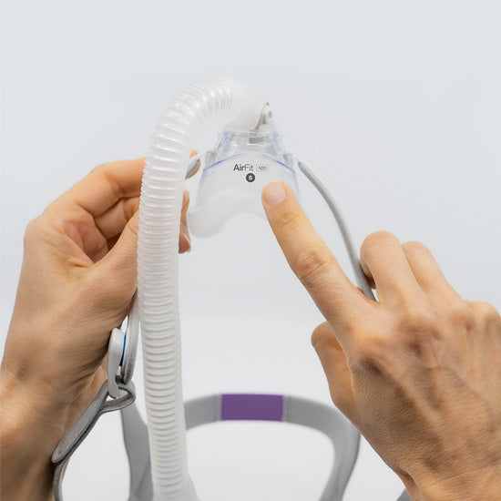 Máscara nasal de CPAP ResMed AirFit N20 para mulher