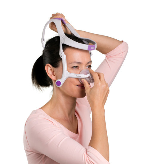 Máscara nasal de CPAP ResMed AirFit N20 para mulher