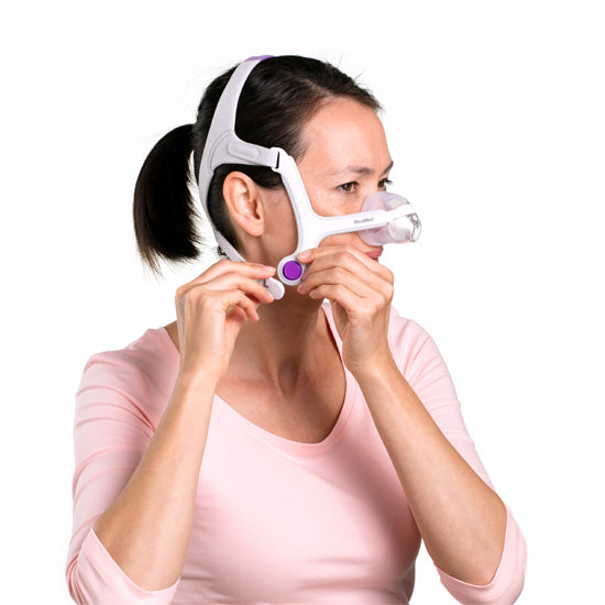 Máscara nasal de CPAP ResMed AirFit N20 para mulher